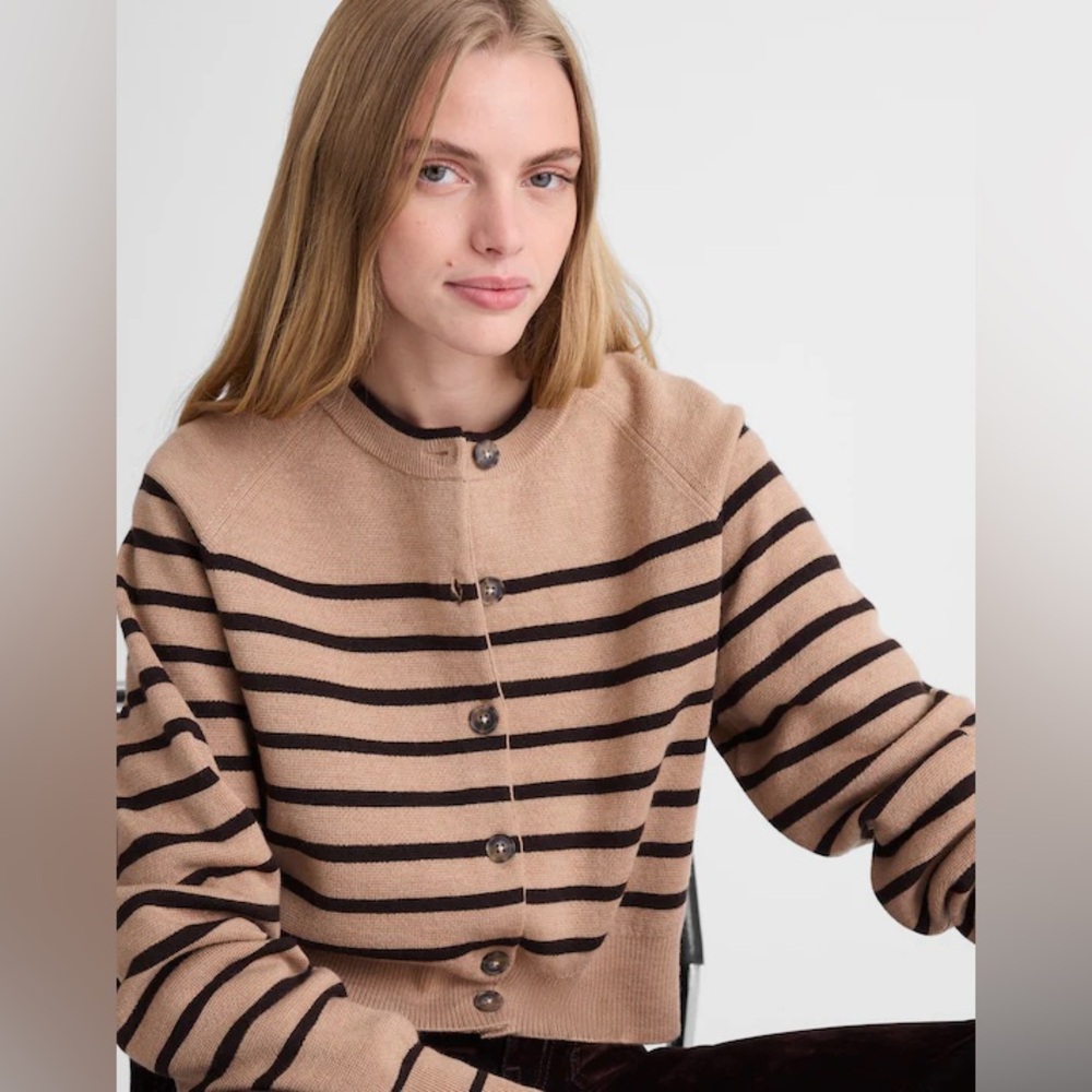 Madewell Raglan-Sleeve Cropped Cardigan in Merino Wool